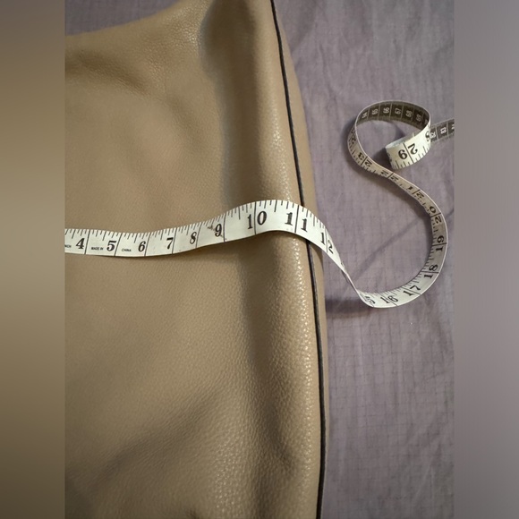 Michael Kors Lexington Medium Pebbled Leather Shoulder Bag in light gray - Picture 6 of 11